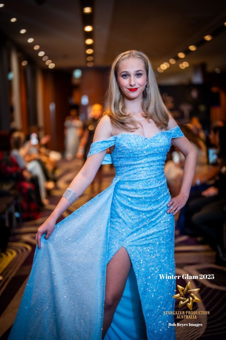 Stargazer Runway Models gallery photo 3