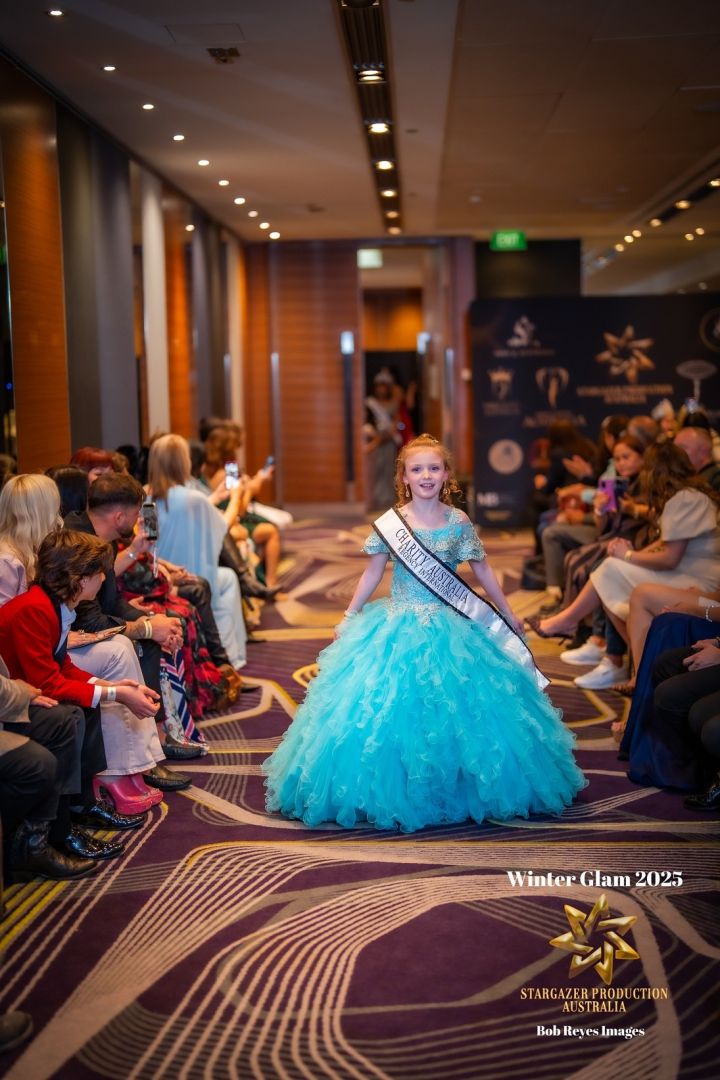 Stargazer Runway Models gallery photo 8